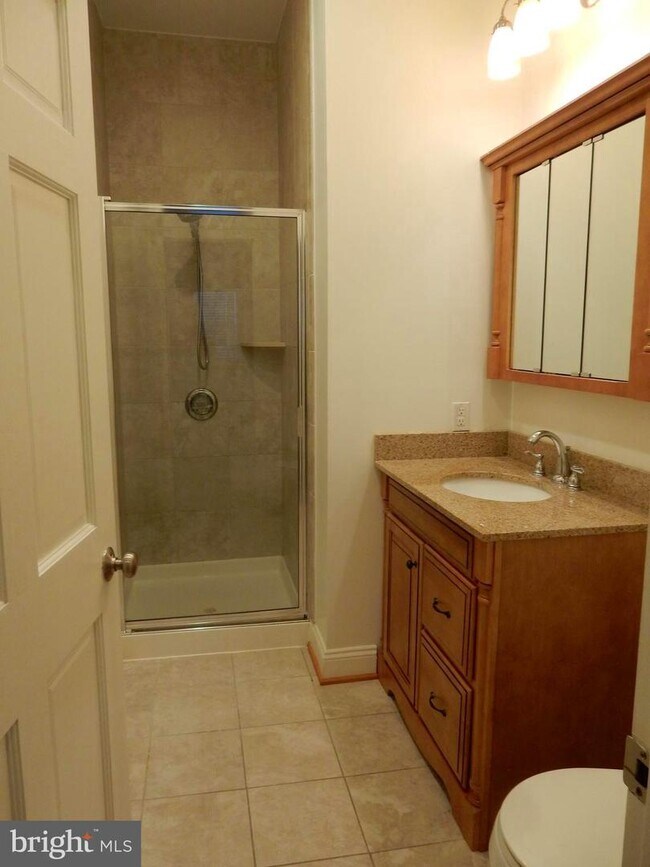 Foto del edificio - 1706 Fleet St