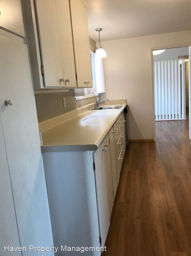 Foto del edificio - 3 br, 1.5 bath House - 1356 N Skyline Dr