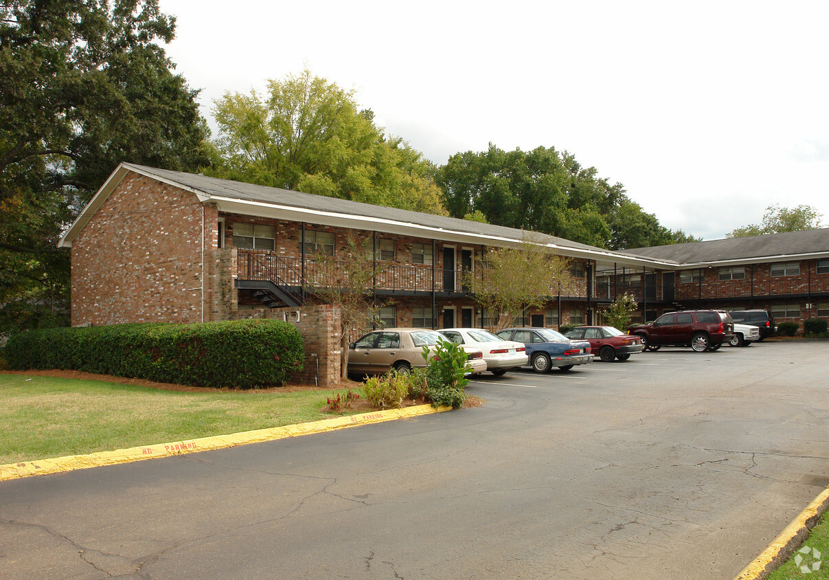 Building Photo - Wood Glen Apartments