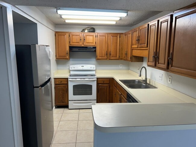 Foto del edificio - 6742 Periwinkle Dr