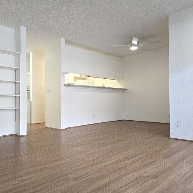 Building Photo - Renovated 2 Bedroom / 1 Bath in Kaneohe