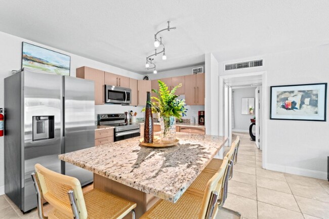 Foto del edificio - 3725 S Olive Ave