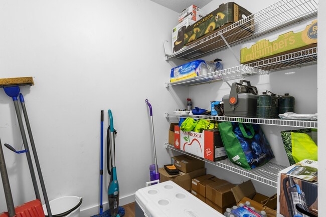 Building Photo - 9302 93 St