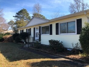 Building Photo - 4521 Clyde St