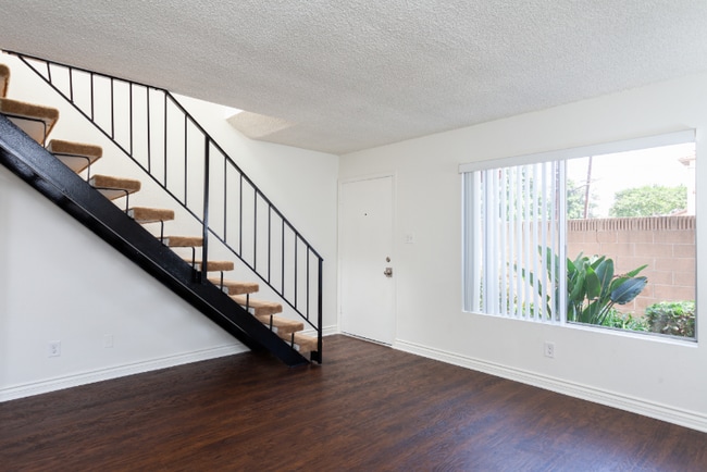 Building Photo - 11102 Excelsior Dr