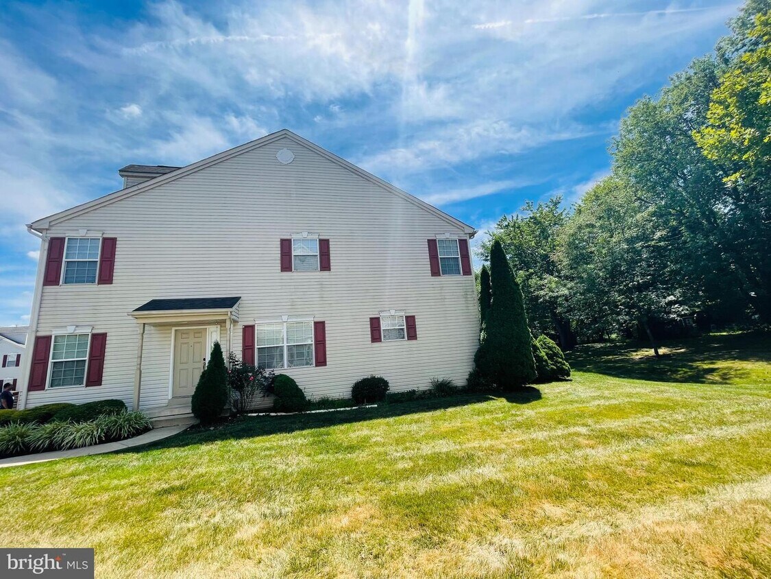 234 Larkspur Ln, Hatfield, PA 19440 Townhouse for Rent in Hatfield