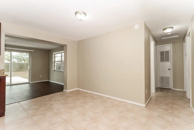 Foto del edificio - 6417 Willow Wood Ct