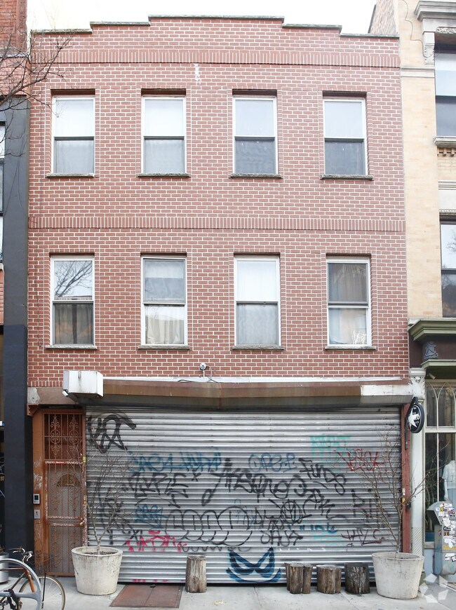 Building Photo - 199 Grand St