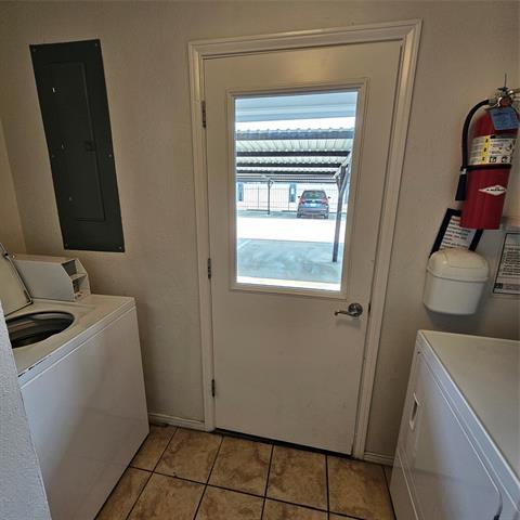 Foto del edificio - 6033 Sandhurst Ln