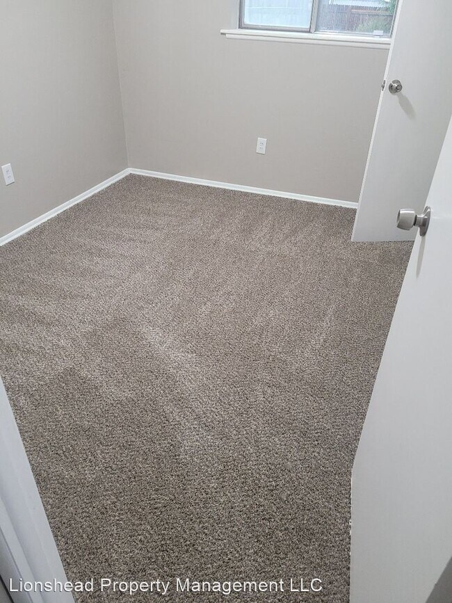 Building Photo - 5 br, 1.5 bath House - 2713 Nottingham Way