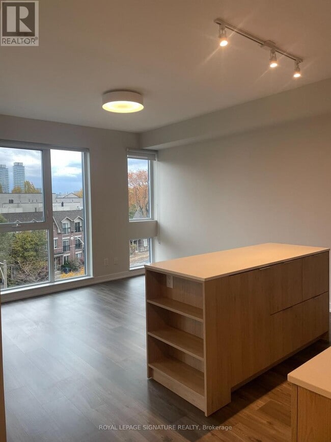 Building Photo - 25 Nicholas Ave