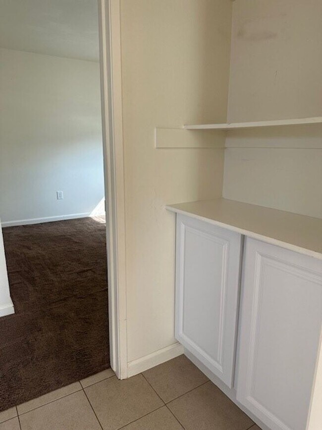 Building Photo - Two Bedroom One Bath Duplex