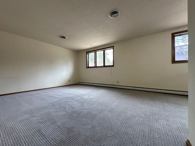 Building Photo - Cliffwood Apartments II