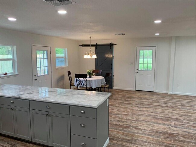 Building Photo - 3 br, 2 bath House - 4513 Old Mooringsport