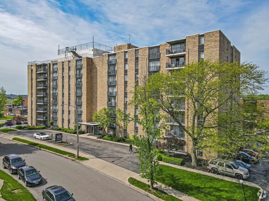 Executive House Apartments in Dayton, OH