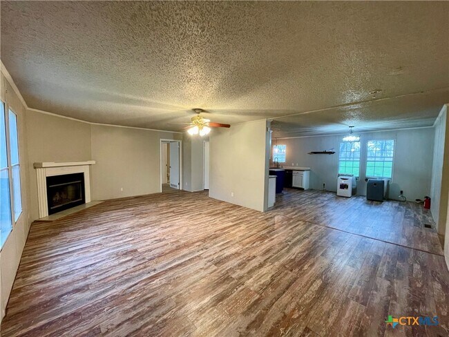 Building Photo - 1592 Rose Ln