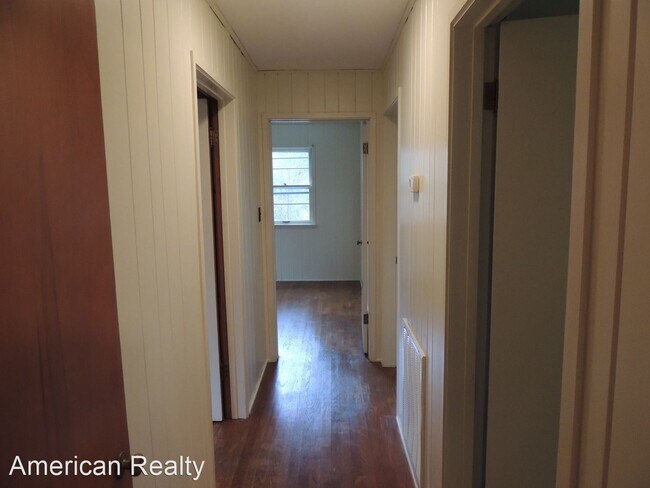 Building Photo - 3 br, 1 bath House - 1057 Oakland