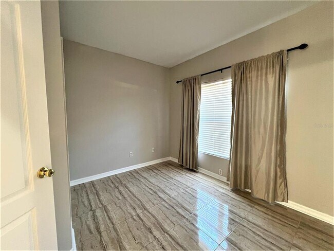 Foto del edificio - 15903 Fishhawk View Dr