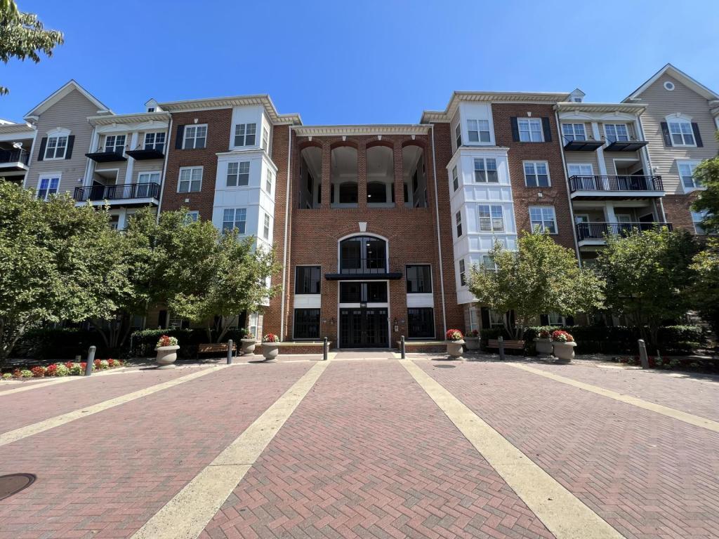 501 Hungerford Dr Unit p85, Rockville, MD 20850 Condo for Rent in