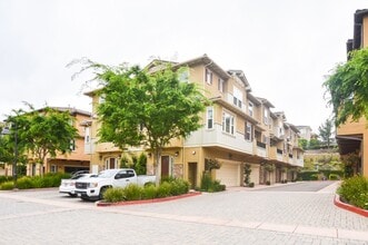 Building Photo - 2159 Cosmo Way