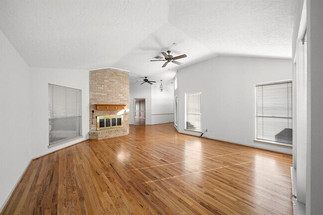 Foto del edificio - 14226 Woodnook Dr