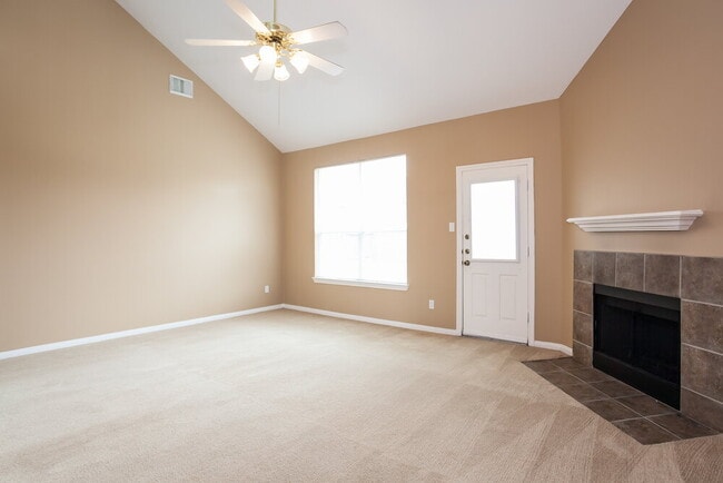 Foto del edificio - 2519 Teal Run Pl Dr