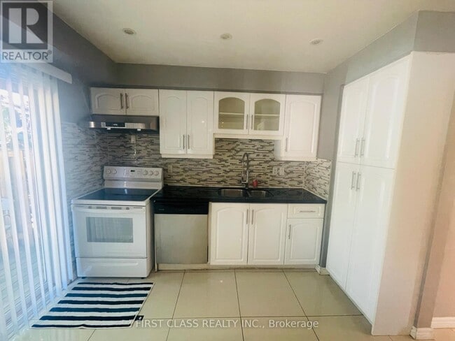 Building Photo - 830 Stainton Dr