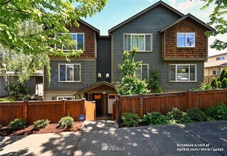 Building Photo - 10544 Midvale Ave N