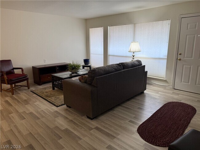 Foto del edificio - 2845 Loveland Dr