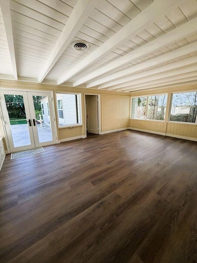 Foto del edificio - 1803 N Flower St