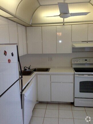 Building Photo - 6070 NW 64th Ave