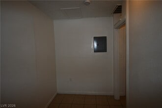 Building Photo - 1007 C St
