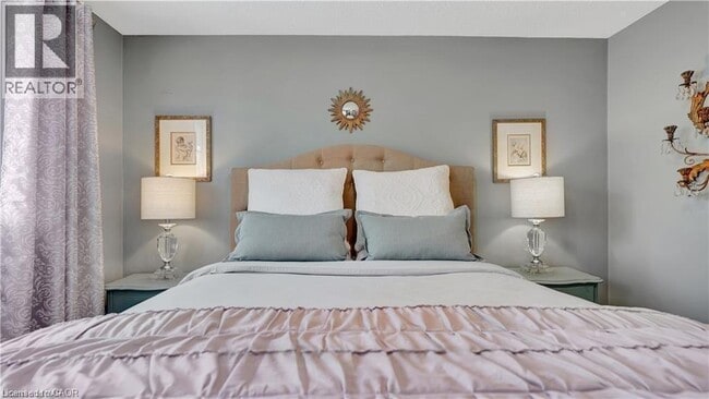 Building Photo - 35 Pearce Ave