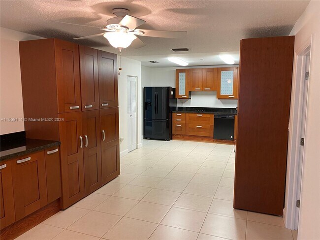 Foto del edificio - 7540 NW 15th St