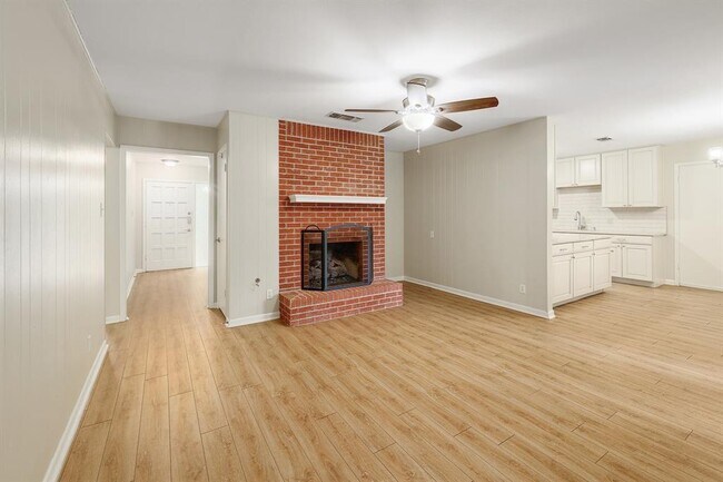 Foto del edificio - 8609 Melshire Dr