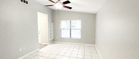 Foto del edificio - 8714 N Otis Ave