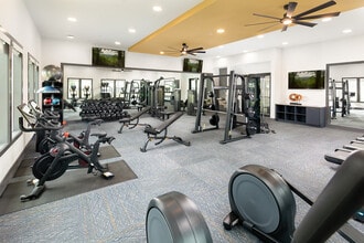 Building Photo - Elan Smyrna