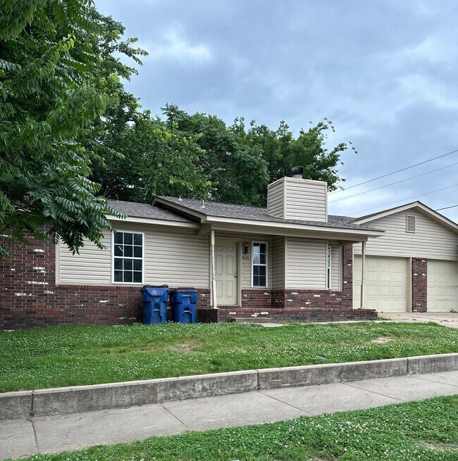Building Photo - 4131 Kinkead Ave