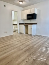 Building Photo - 15125 Victory Blvd