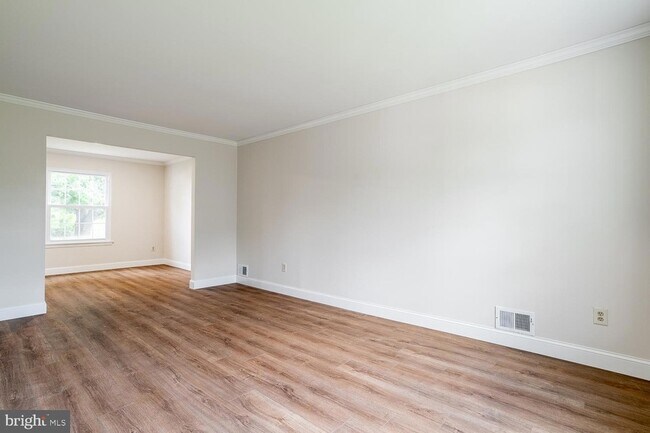 Foto del edificio - 10 Honey Locust Ln
