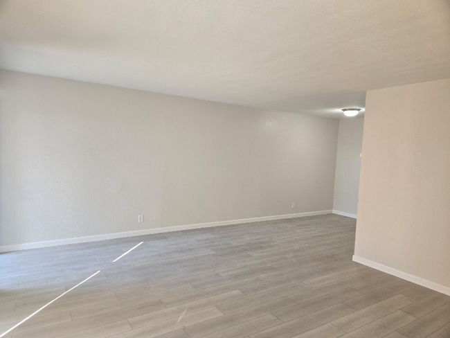 Foto del edificio - 600 N Humboldt Ave