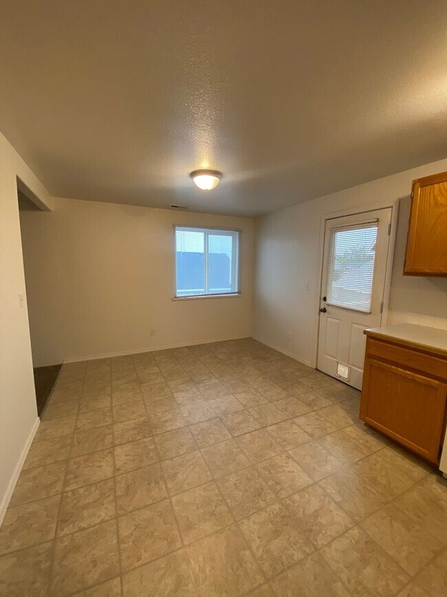 Foto del edificio - 1409 Maple St