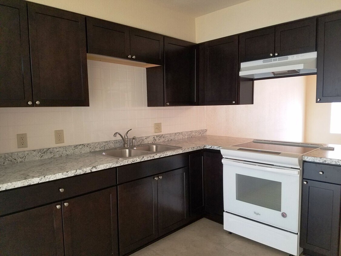 Foto principal - Walnut Ave - Triplex