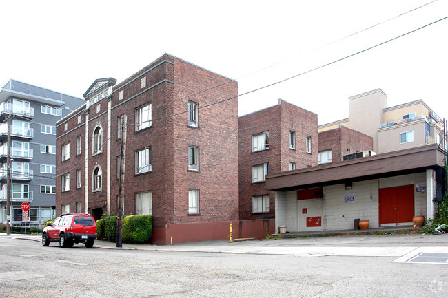 Building Photo - The Carlton Apartments