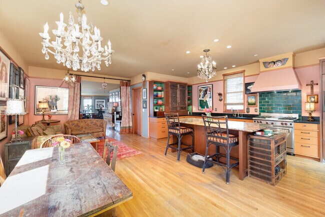 Foto del edificio - 1524 10th Ave W