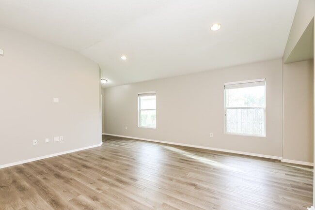 Foto del edificio - 11732 Silver Hill Dr