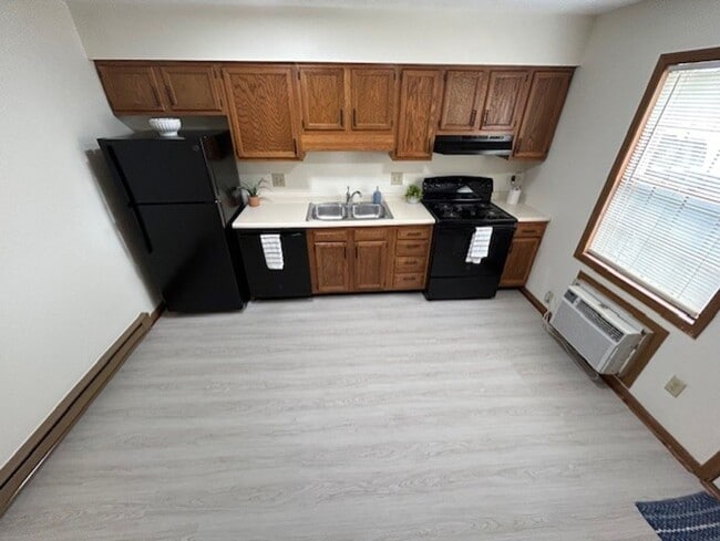Building Photo - 2 Bedroom & 1.5 Bath Townhome - Troy, Ohio