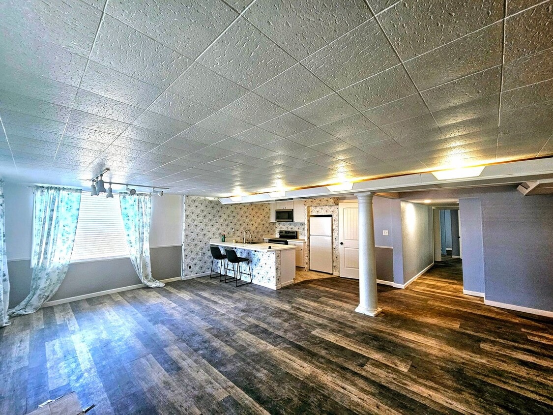 Foto principal - 1764 N James St