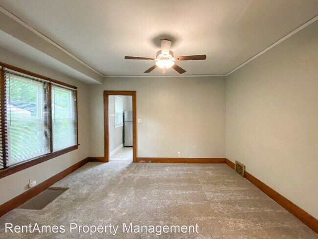 Building Photo - 4 br, 2 bath House - 263 Campus Ave