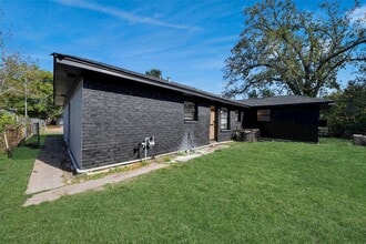 Building Photo - 5606 Elmlawn Dr